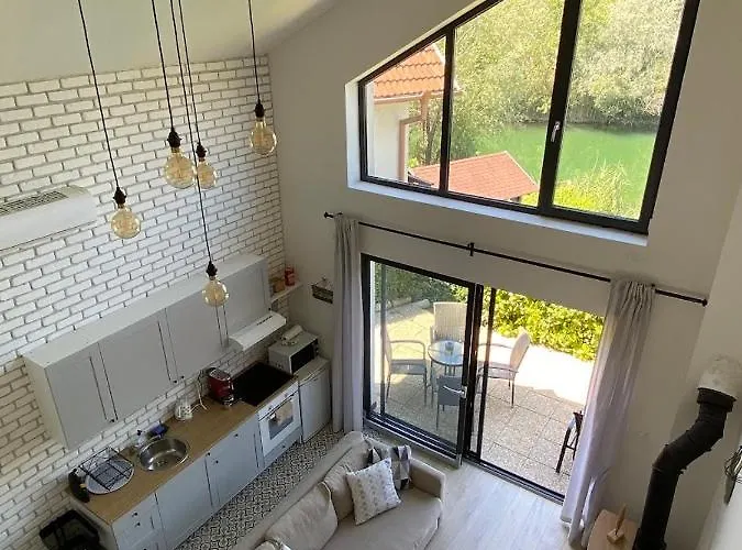 Lake Residence Lejlighed